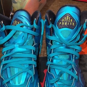 Nike hyperposites